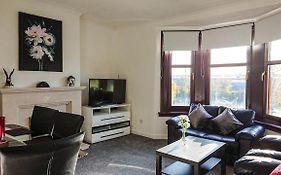 Carnock Road Apartment - Silverburn Shopping Centre